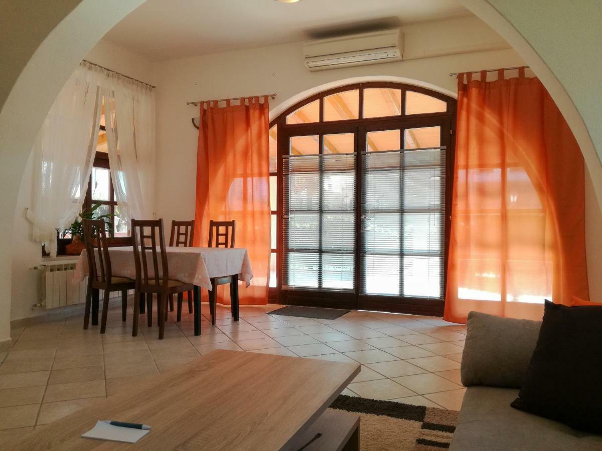 Apartment Sandra ウマグ エクステリア 写真